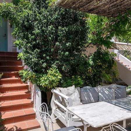 Odyssey Suites Poros Town Екстер'єр фото