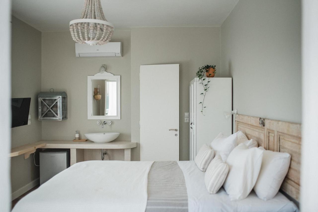 Odyssey Suites Poros Town Екстер'єр фото
