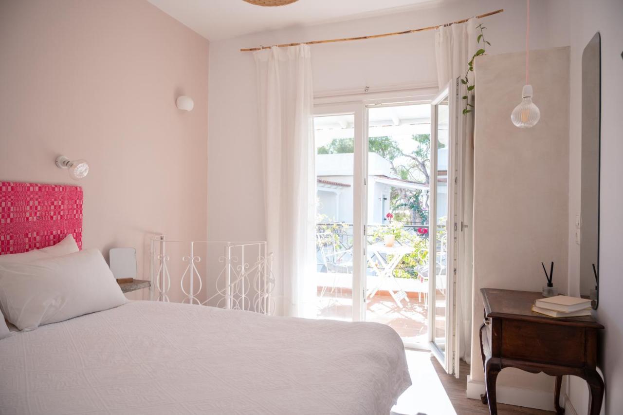 Odyssey Suites Poros Town Екстер'єр фото