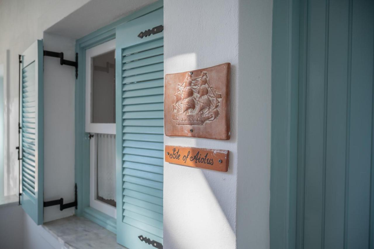 Odyssey Suites Poros Town Екстер'єр фото