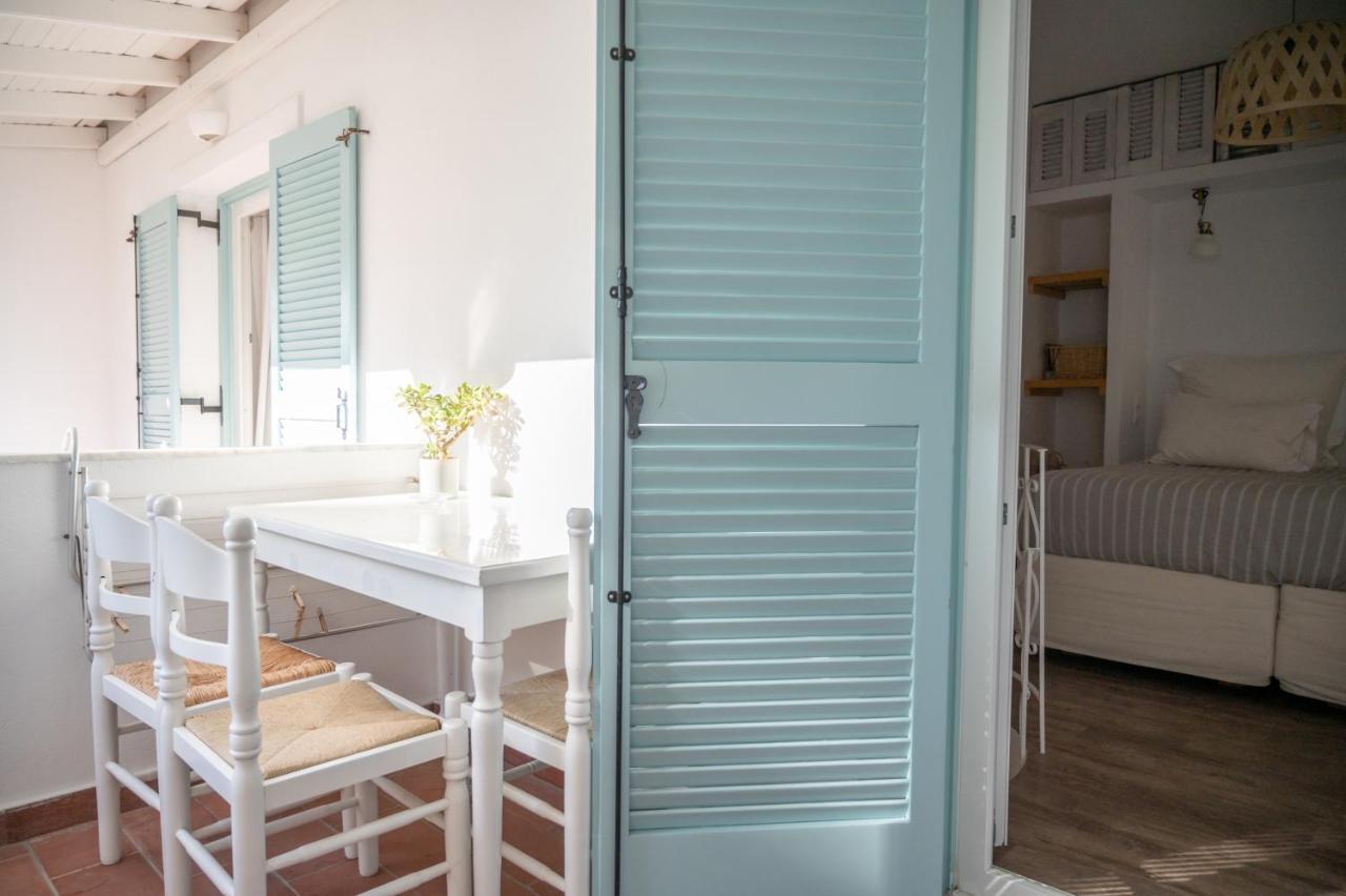Odyssey Suites Poros Town Екстер'єр фото