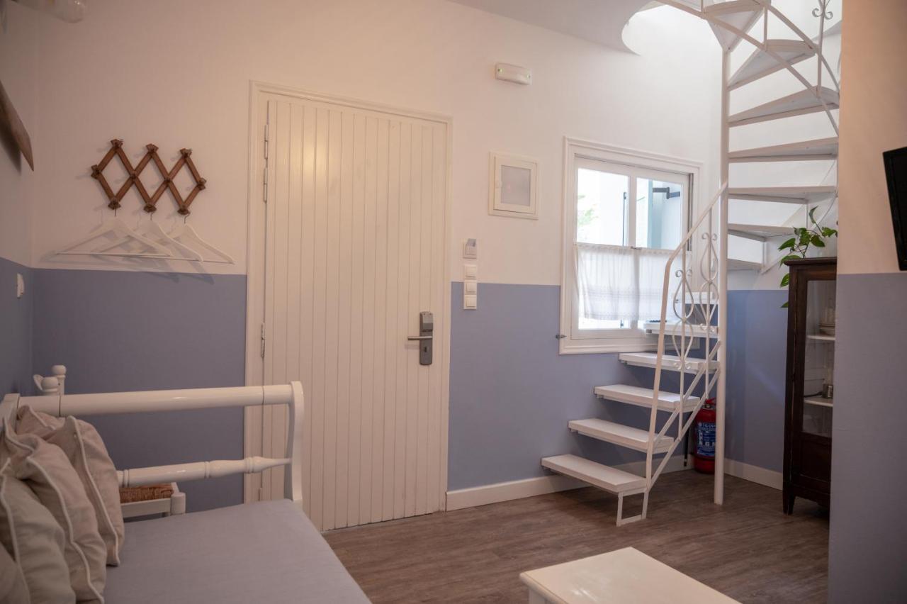 Odyssey Suites Poros Town Екстер'єр фото