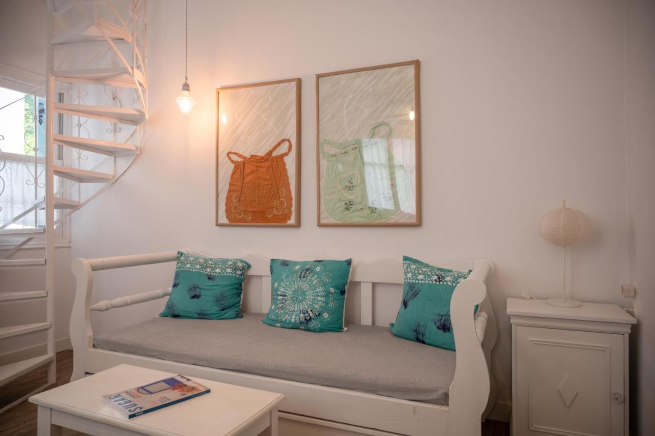 Odyssey Suites Poros Town Екстер'єр фото
