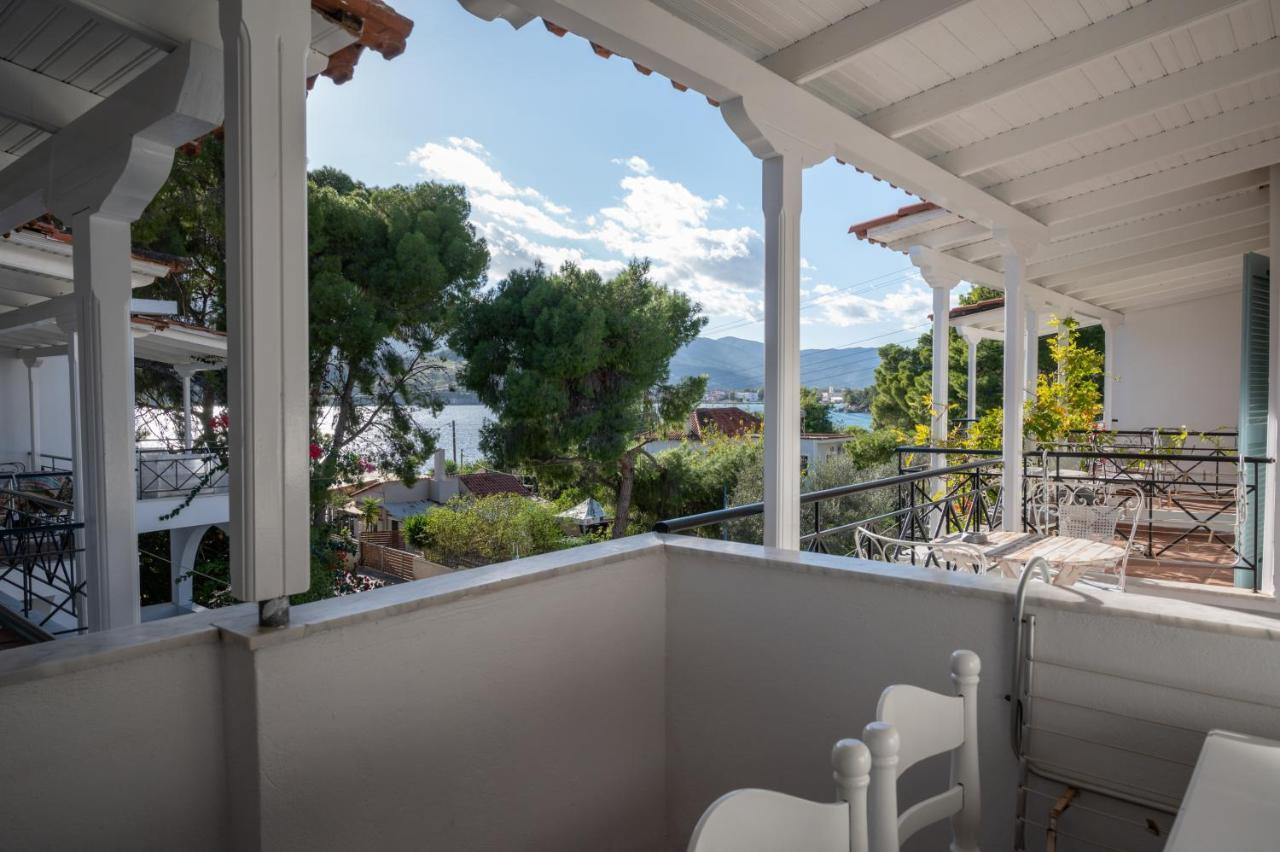Odyssey Suites Poros Town Екстер'єр фото