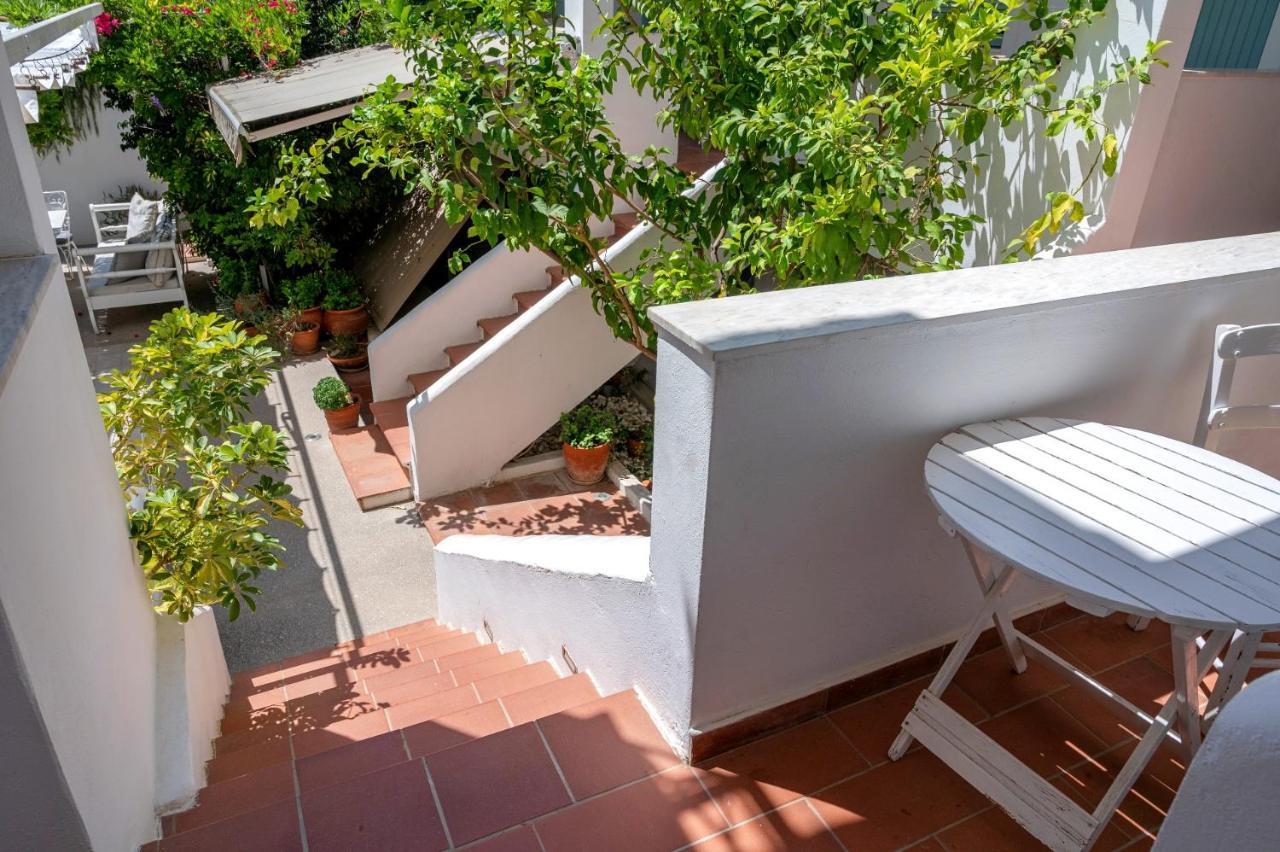 Odyssey Suites Poros Town Екстер'єр фото