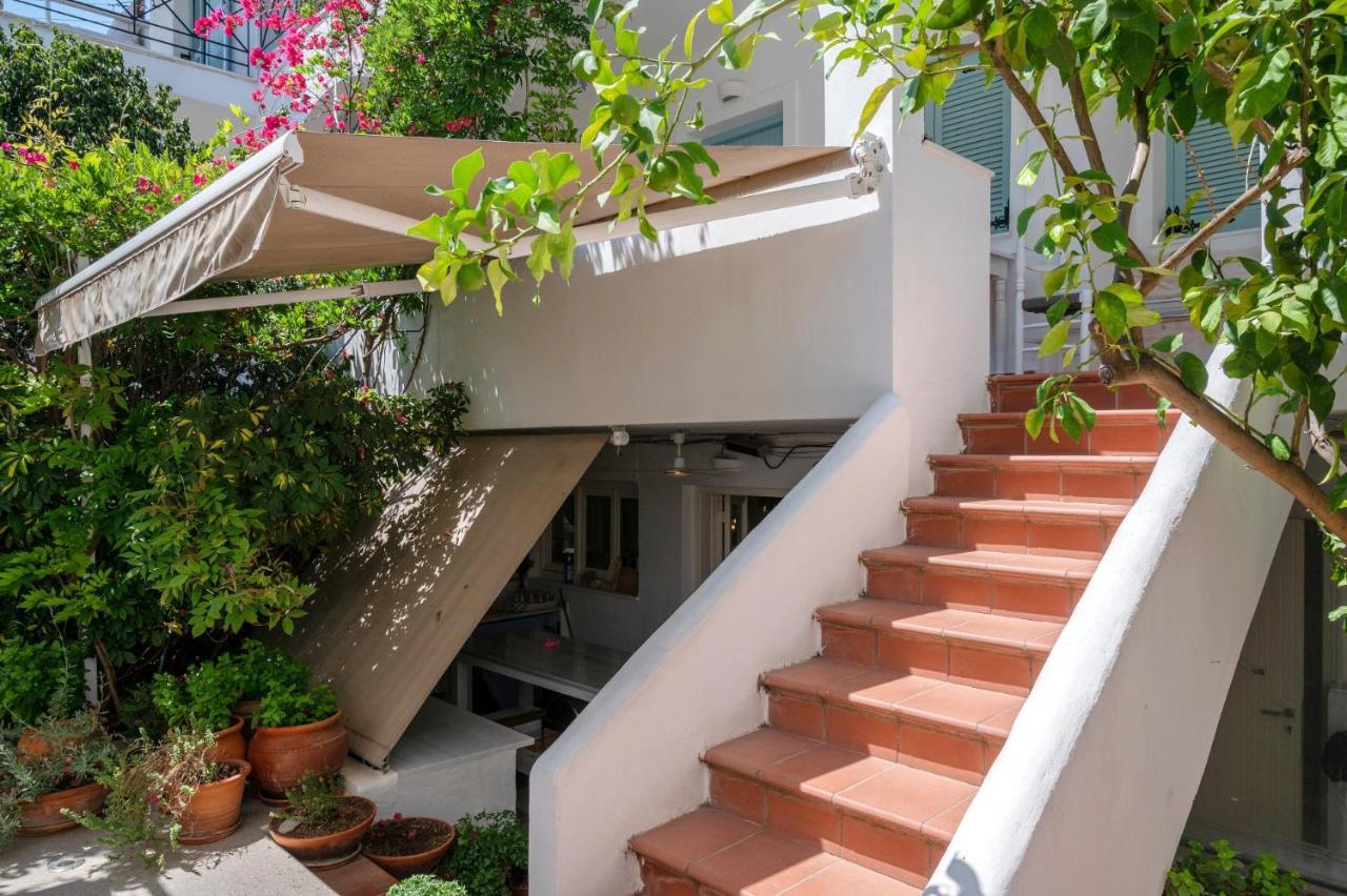 Odyssey Suites Poros Town Екстер'єр фото