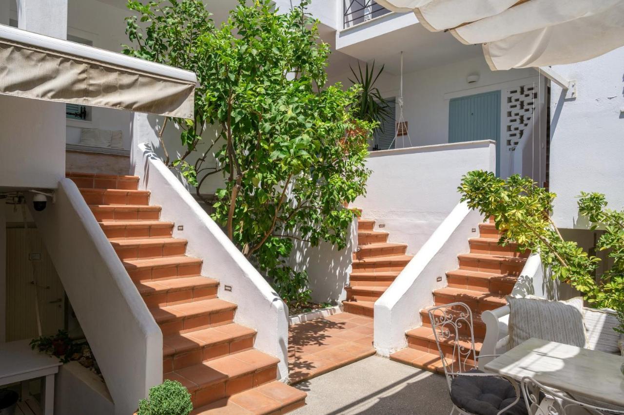 Odyssey Suites Poros Town Екстер'єр фото