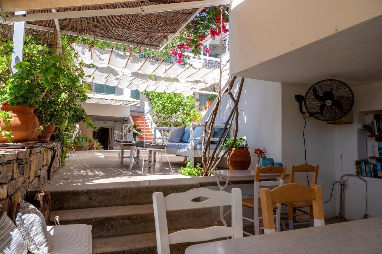 Odyssey Suites Poros Town Екстер'єр фото
