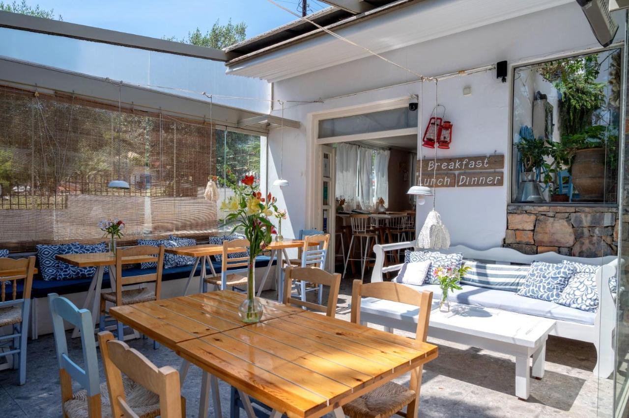 Odyssey Suites Poros Town Екстер'єр фото