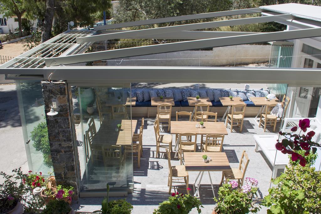 Odyssey Suites Poros Town Екстер'єр фото