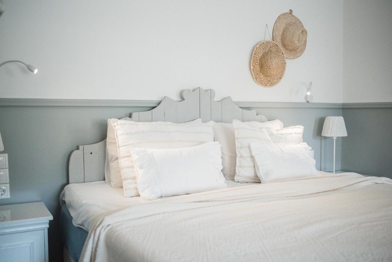 Odyssey Suites Poros Town Екстер'єр фото