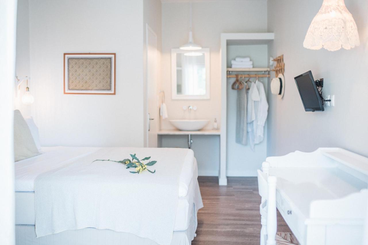 Odyssey Suites Poros Town Екстер'єр фото